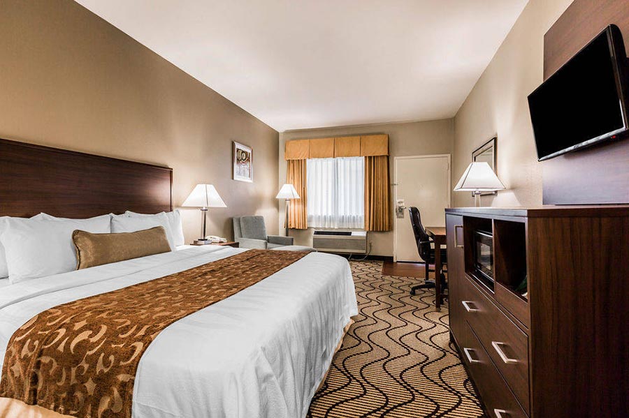 Clarion Santa Ana